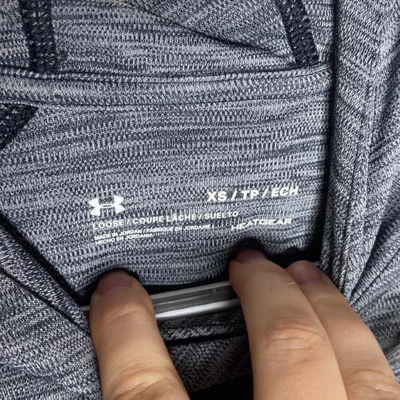 Under Armour grey space dye hooded long sleeve top with drawstring hem size XS - Picture 10 of 12